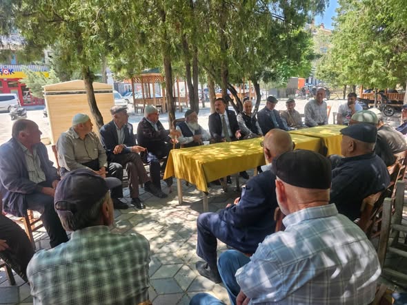 Sultanhanı Kaymakamı Bilal Göksun, görev süresinin sona ermesi dolayısıyla esnaf