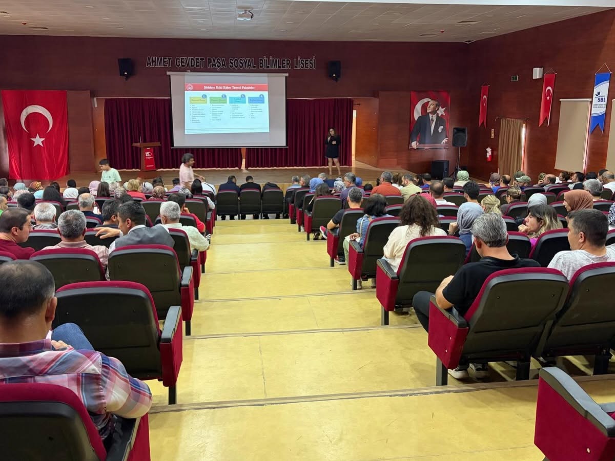 Aksaray’da öğretmenlere yönelik dört gün süren eğitim programında, kadına şiddetle