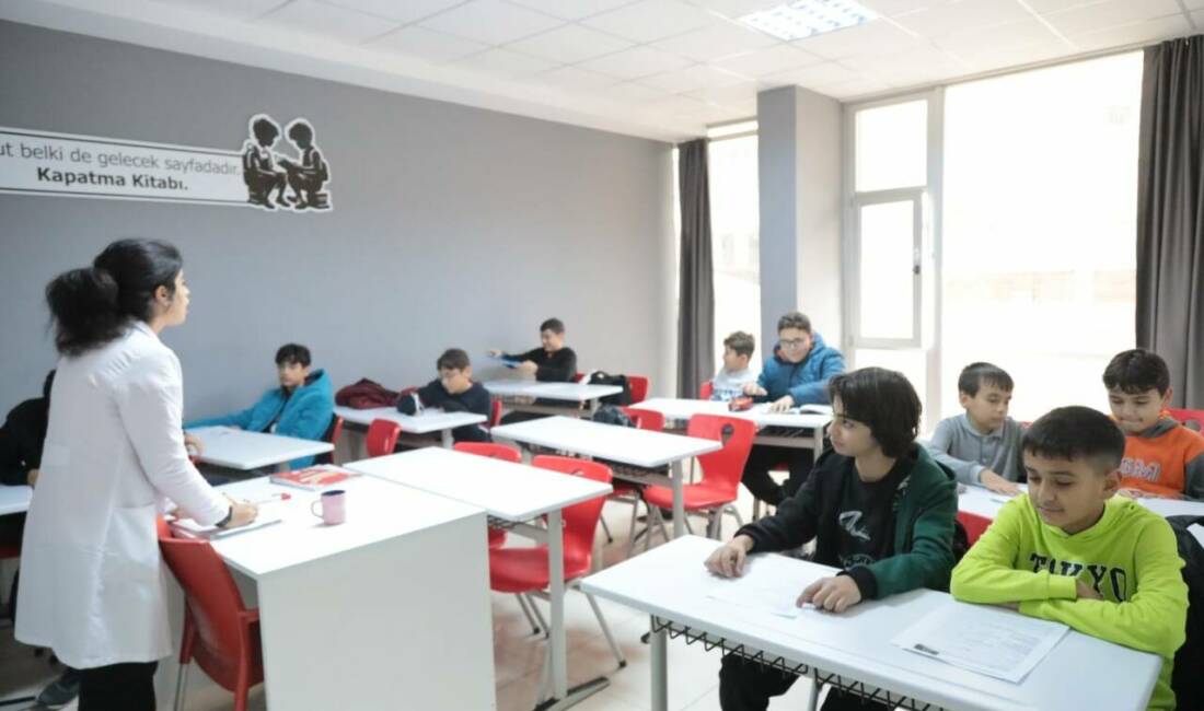Aksaray Belediyesi Bilgihane yaz kursları için kayıtlar başladı Aksaray Belediyesi Bilgihane merkezlerinde yaz tatiline yönelik hazırlanan eğitim programı