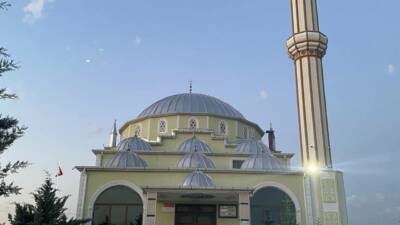 İlçe Müftüsü Selman Çiloğlu, sabah namazı ziyaretleri kapsamında camileri gezerek