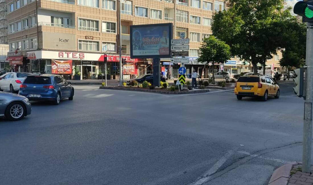 Kayseri ve Konya'daki billboardlar dikkat