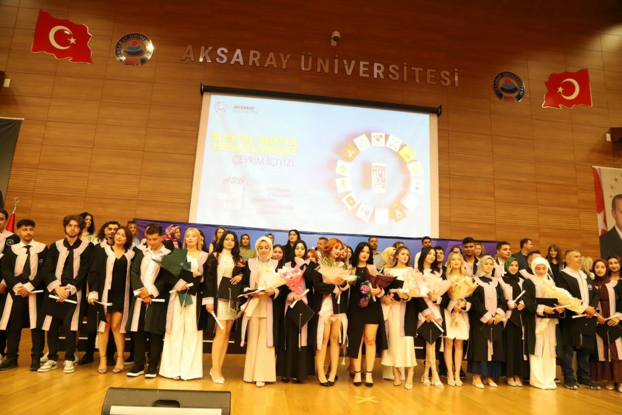 Aksaray Üniversitesi (ASÜ) Sağlık Hizmetleri Meslek Yüksekokulu (SHMYO)’da mezuniyet gururu