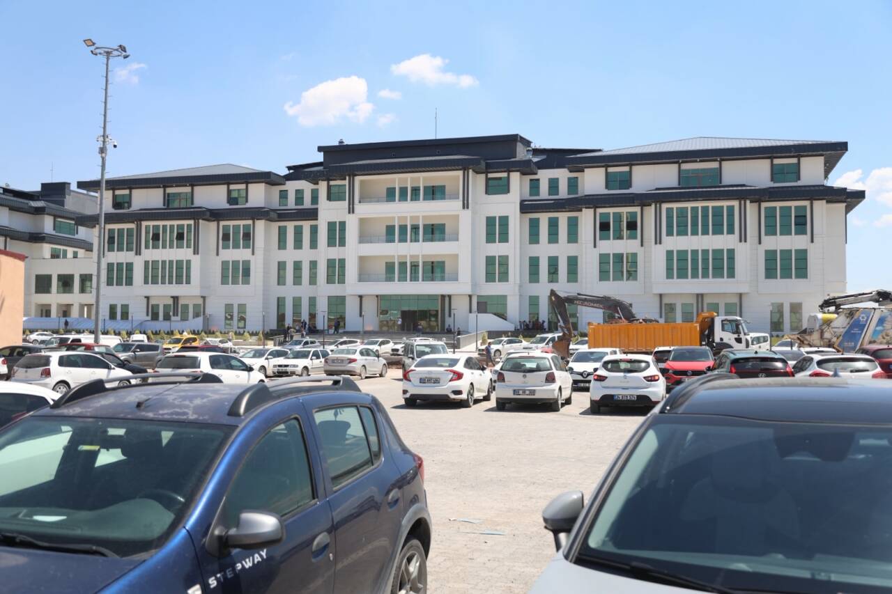 Aksaray Belediye Hizmet Binası Hacılar Harmanı Mahallesi’nde yeni yerinde hizmete