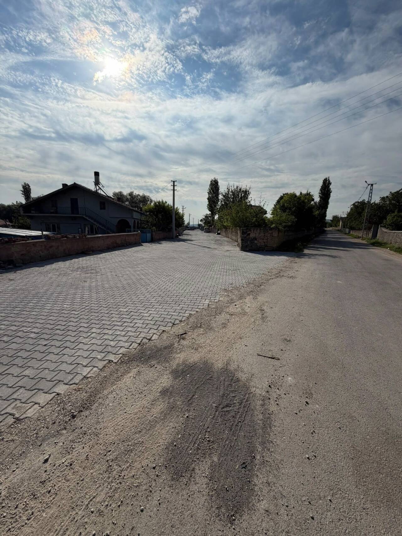 Demirci Belediyesi, Yenipazar Mahallesi’nde yol yapım çalışmalarına başladı; altyapısı tamamlanan