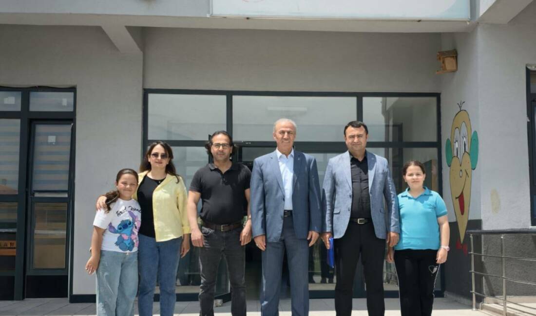 Eğitim-Bir-Sen Aksaray Şube Başkanı Murat Görmez, Gülağaç’ta okul ziyaretleri gerçekleştirerek