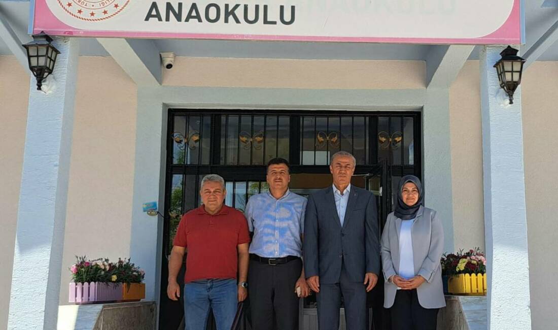 Eğitim-Bir-Sen’den okullara ziyaret ve istişare Eğitim-Bir-Sen Aksaray Şube Başkanı Murat Görmez, okul ziyaretlerinde eğitim çalışanlarının