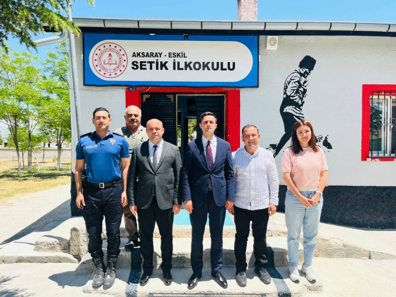 Eskil Kaymakamı Taha Soydaş, köy ve mahalle ziyaretleri kapsamında okulları