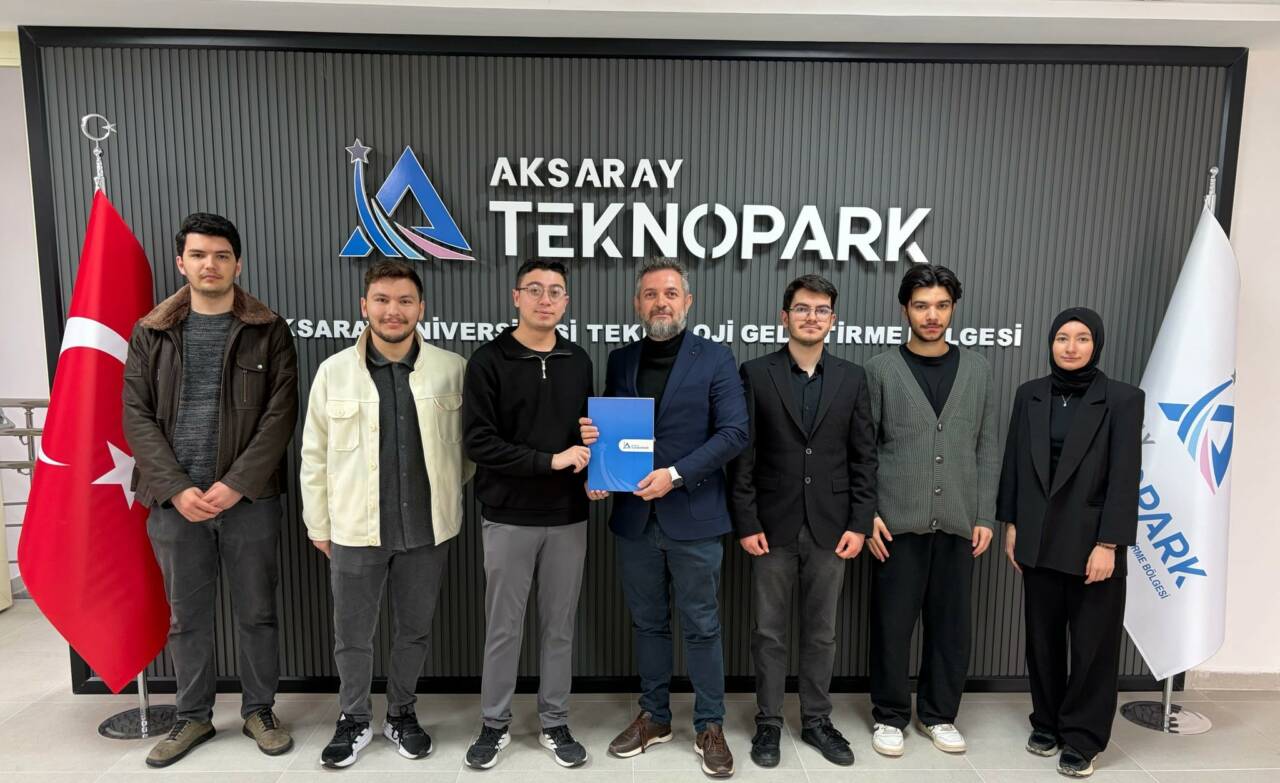 Aksaray Üniversitesi (ASÜ) Mühendislik Fakültesi Elektrik-Elektronik Mühendisliği Bölümü öğrencilerinden oluşan