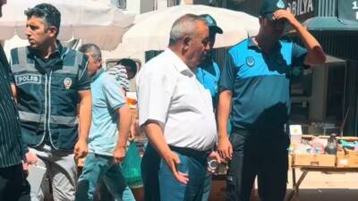 Gülağaç Belediye Başkanı Doğan Başbuğ, semt pazarını ziyaret ederek vatandaş