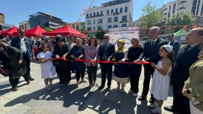 Aksaray’da Hayat Boyu Öğrenme Haftası kapsamında açılan yılsonu sergisinde kursiyerlerin