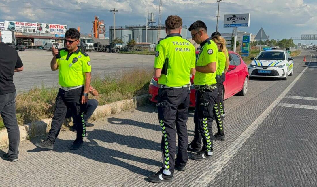 Aksaray-Adana karayolunda karşıya geçmek isteyen