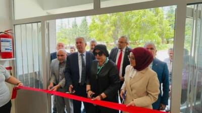 Yalnızceviz Ortaokulu’nda düzenlenen Bahar Şenliği, öğrenci çalışmaları ve yoğun katılımla
