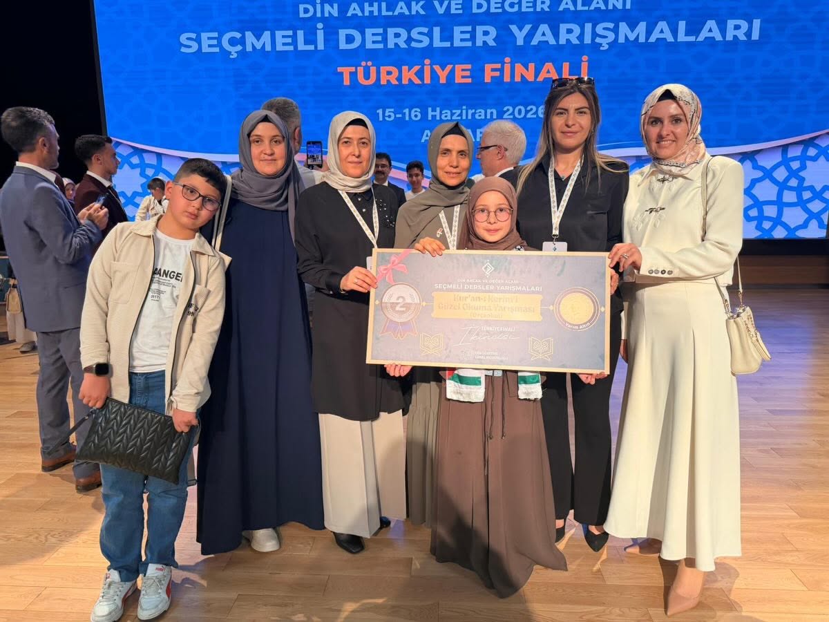 Kur’an-ı Kerim’i Güzel Okuma Yarışması’nda Türkiye ikincisi olan Tuğba Naz