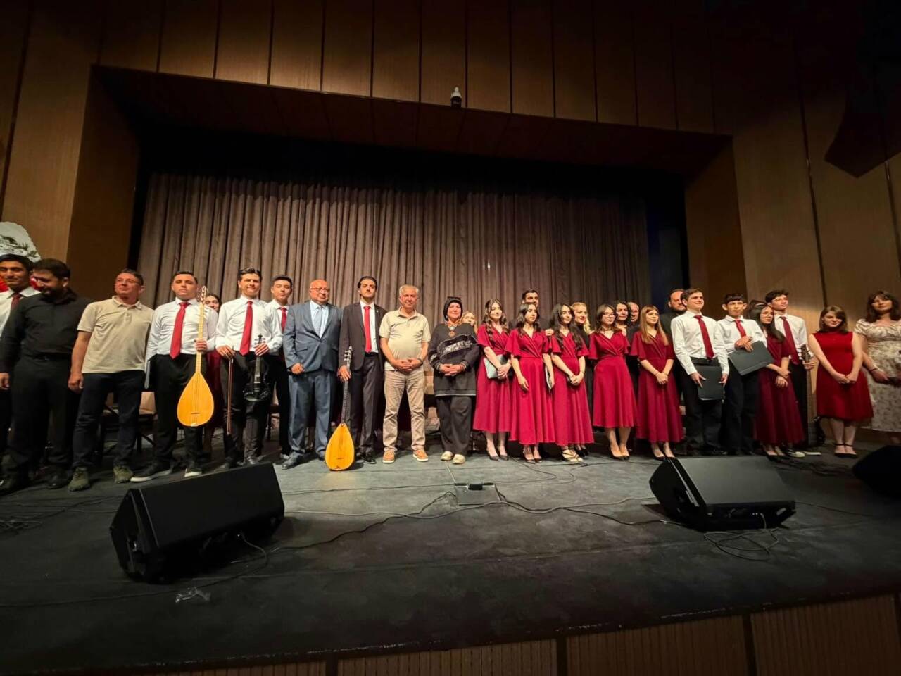 Aksaray Güzel Sanatlar Lisesi’nin yıl sonu konseri, yoğun katılım ve
