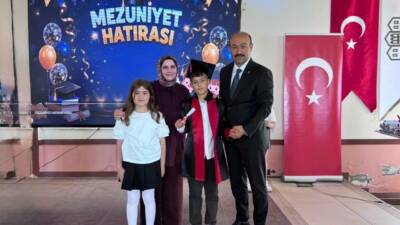Güzelyurt Kaymakamı Süleyman Arat, ilkokul öğrencilerinin mezuniyet törenine katılarak öğrencilerin