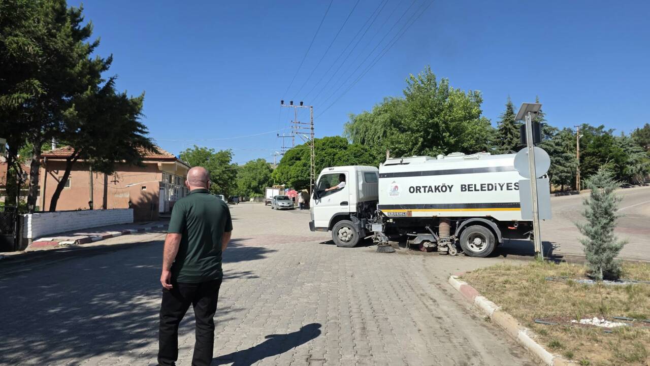 Ortaköy Belediyesi, Balcı Mahallesi’nde yürüttüğü kapsamlı temizlik çalışmalarıyla daha temiz,