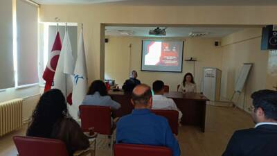 Aksaray SGK İl Müdürlüğü’nde düzenlenen seminerde, İl Göç İdaresi uzmanları