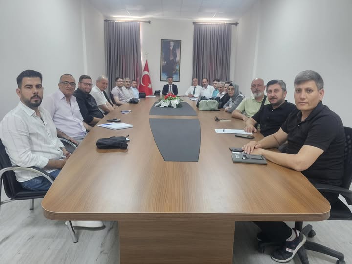 Sultanhanı Kaymakamı Bilal Göksun başkanlığında gerçekleştirilen Eğitim Kurumu Müdürler Kurulu