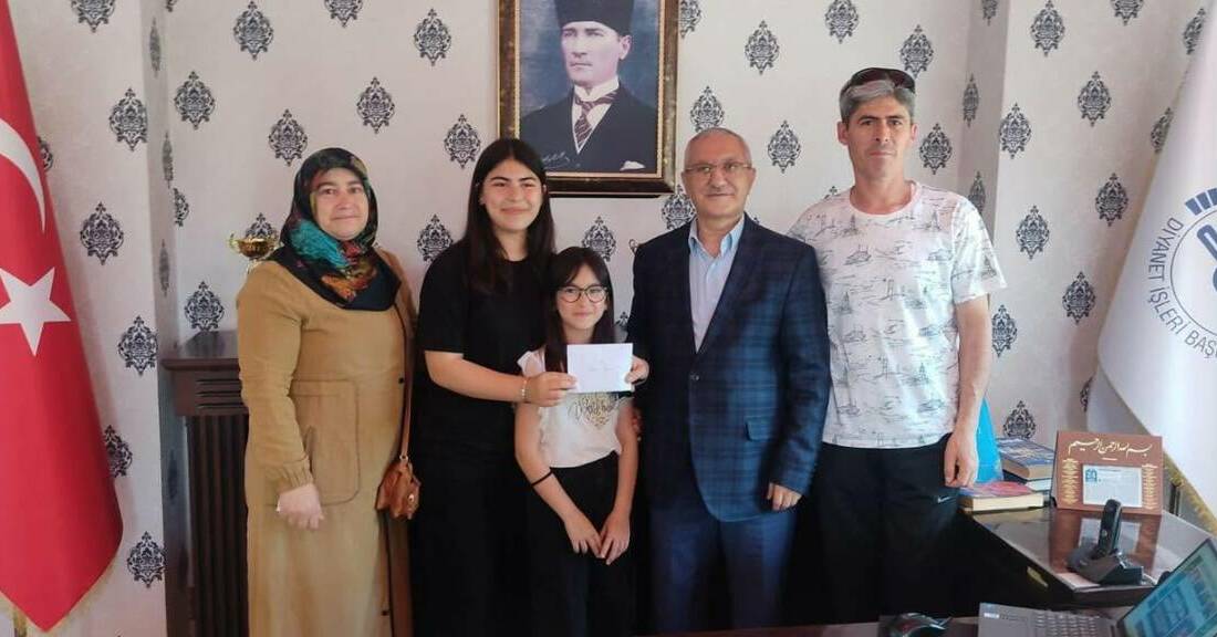Diyanet İşleri Başkanlığı’nın gençlere yönelik düzenlediği Umre Ödüllü Bilgi Yarışması’nda