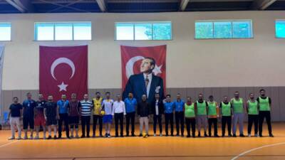 Güzelyurt’ta düzenlenen kurumlar arası voleybol turnuvası, Kaymakam Süleyman Arat’ın katılımıyla