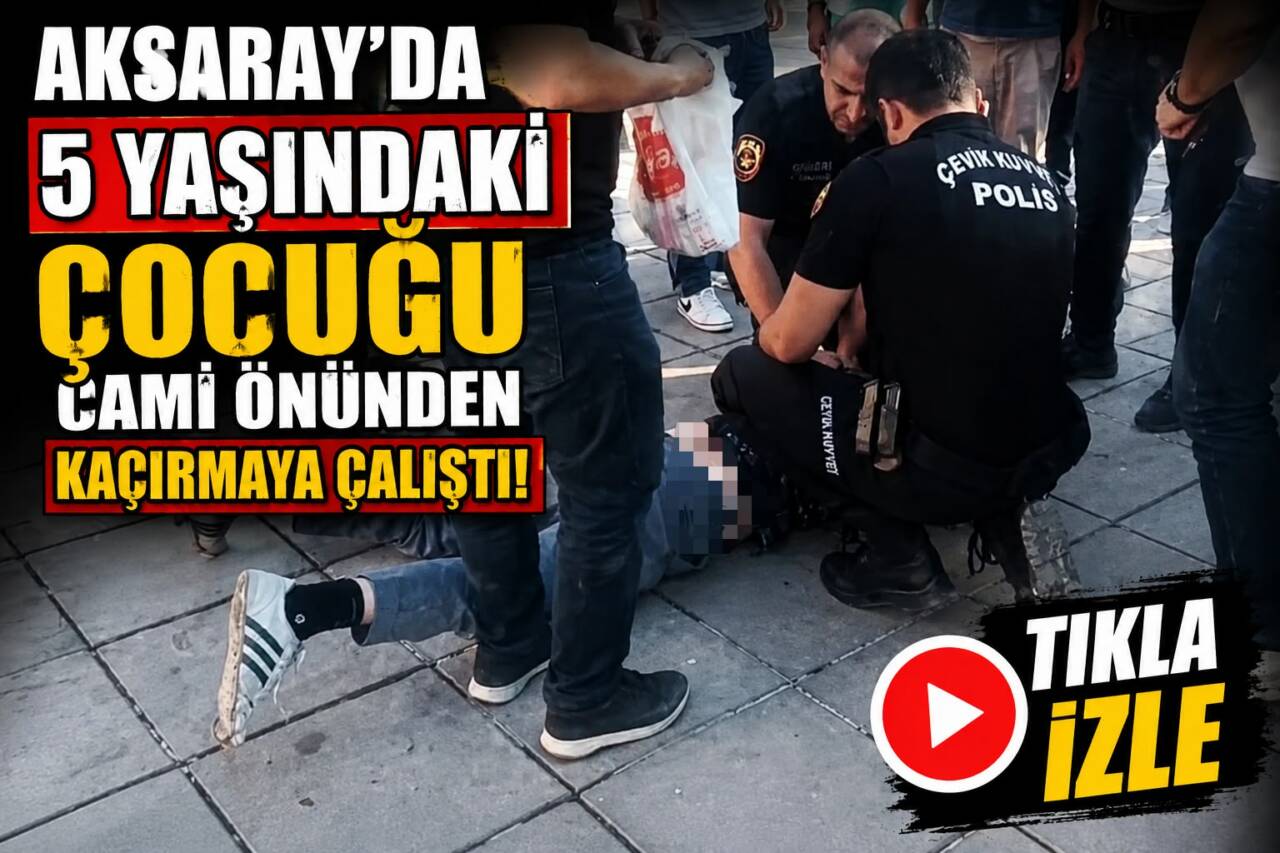 Aksaray kent merkezindeki Ulu Cami önünde ailesiyle gezen 5 yaşındaki