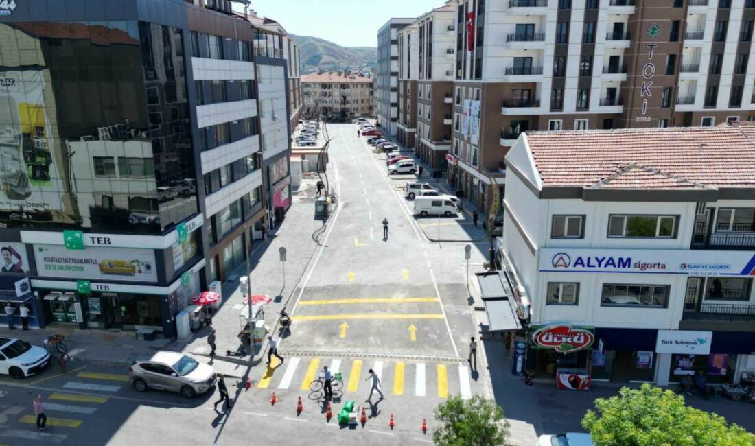 23 metrelik yeni cadde çarşı merkezdeki trafik yoğunluğunu azalttı Hamidiye Kentsel Dönüşüm Projesi kapsamında oluşturulan 25 metrelik yeni ulaşım