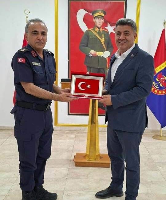 Aksaray Şoförler Odası’ndan Jandarma Komutanı’na ziyaret! Aksaray Şoförler ve Otomobilciler Odası Başkanı Selim İnç, İl Jandarma