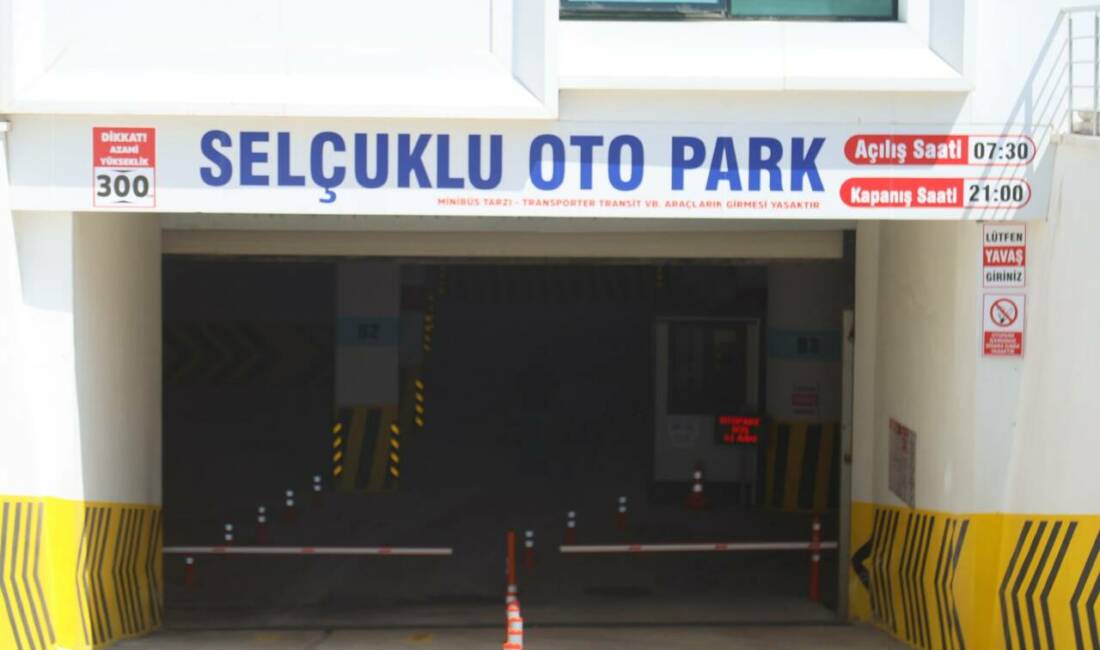 Selçuklu Kapalı Otoparkı vatandaşların kullanımına sunuldu Aksaray Belediyesi tarafından Selçuklu Külliyesi'nin altında yapımı tamamlanan kapalı otopark,