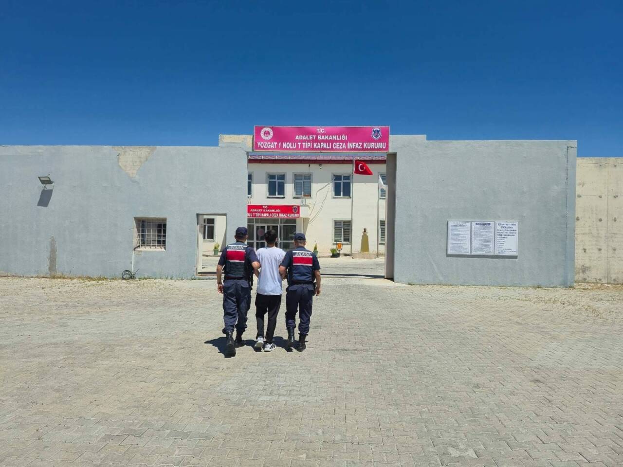 Yozgat'ta, hakkında 8 yıl 9 ay kesinleşmiş hapis cezası bulunan