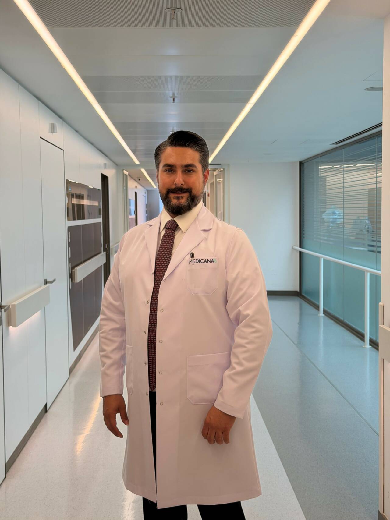 Medicana Kadıköy Hastanesi Ortopedi ve Travmatoloji Uzmanı Doç. Dr. Tuna