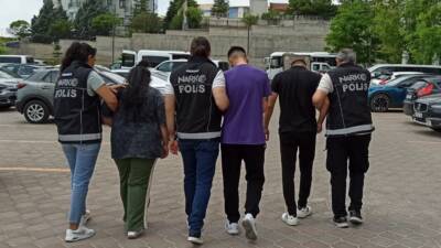 Kırıkkale'deki uyuşturucu operasyonunda yakalanan 3 zanlı tutuklandı.