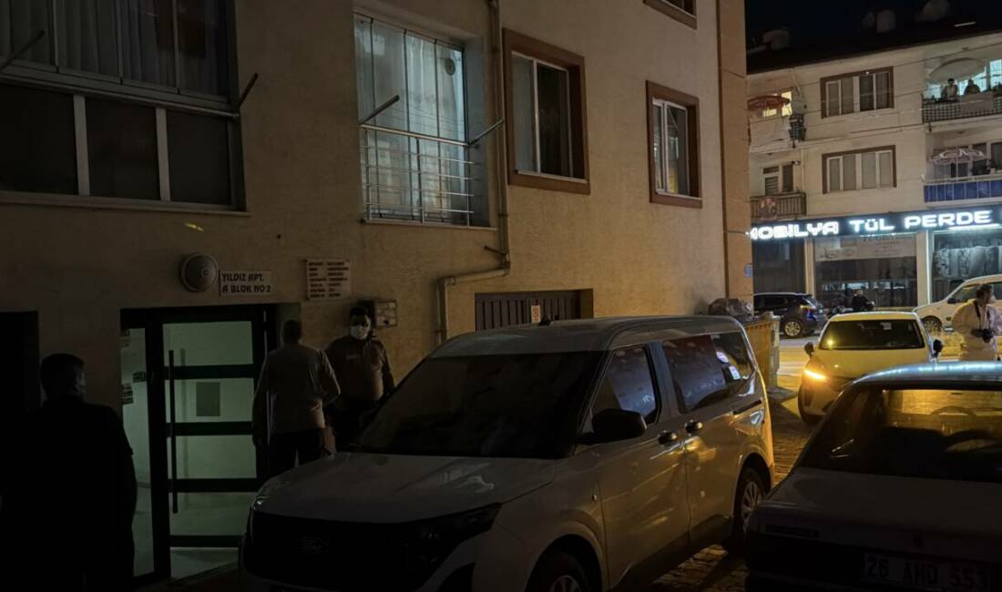 Yalnız yaşayan kişi evinde ölü bulundu Eskişehir'in Odunpazarı ilçesinde, yalnız yaşayan kişi evinde ölü bulundu.