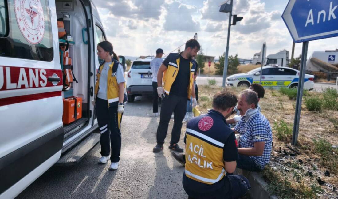 İki otomobilin çarpıştığı kazada 6 kişi yaralandı Kırıkkale'nin Karakeçili ilçesinde iki otomobilin çarpışması sonucu yaralanan 6 kişi