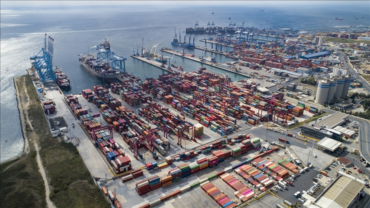 Türk lirasıyla dış ticaret, yılın ilk yarısında geçen yılın aynı