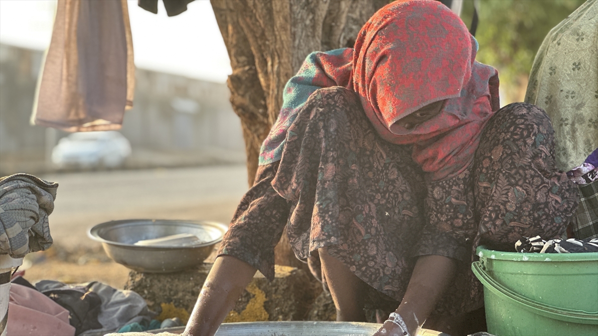 Dünya Sağlık Örgütü (DSÖ) Sudan Temsilcisi Shible Sahbani, "Sudan, 33