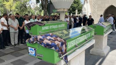 Aksaray'da trafik kazasında hayatını kaybeden aynı aileden 3 kişinin cenazeleri