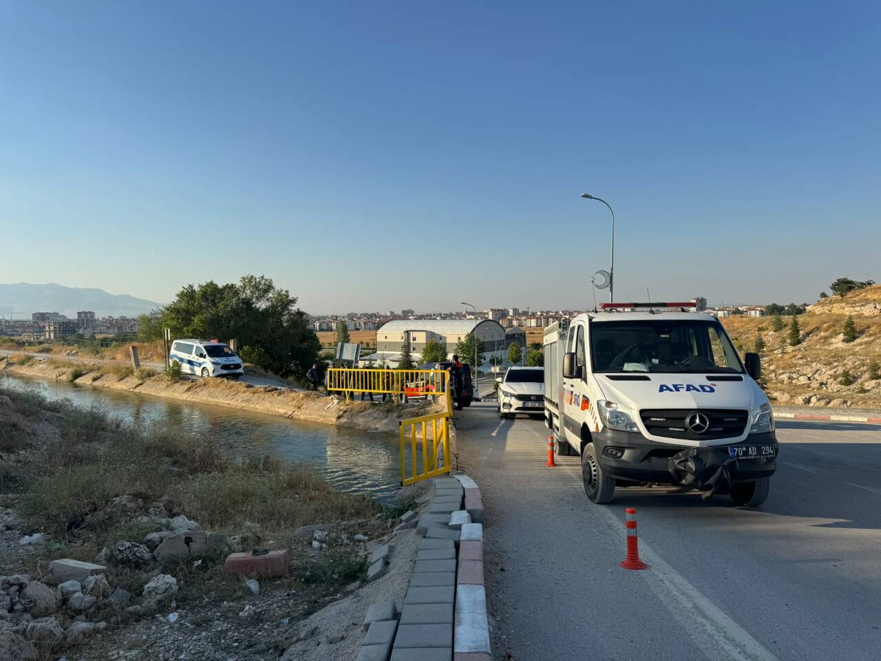 Karaman'da sulama kanalından çıkamayan 2 çocuk, itfaiye ve AFAD ekiplerince
