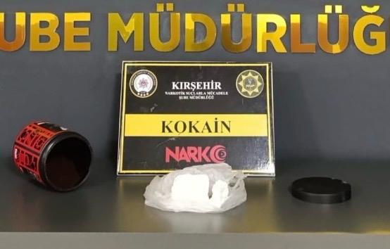Uyuşturucu operasyonunda 1 zanlı tutuklandı Kırşehir'de düzenlenen uyuşturucu operasyonunda gözaltına alınan zanlı tutuklandı.