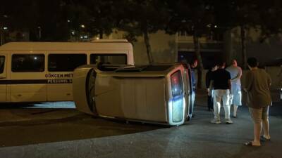 Kayseri'nin Kocasinan ilçesinde otomobil ile hafif ticari aracın çarpışması sonucu