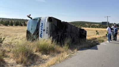 Eskişehir'de yolcu otobüsünün şarampole devrilmesi sonucu ilk belirlemelere göre 20