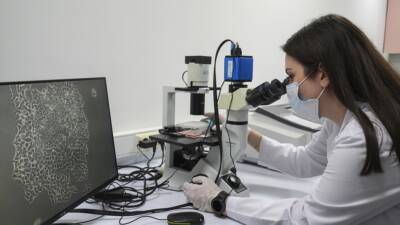 Ege Üniversitesi Diş Hekimliği ve Tıp fakültelerinde görev yapan bilim