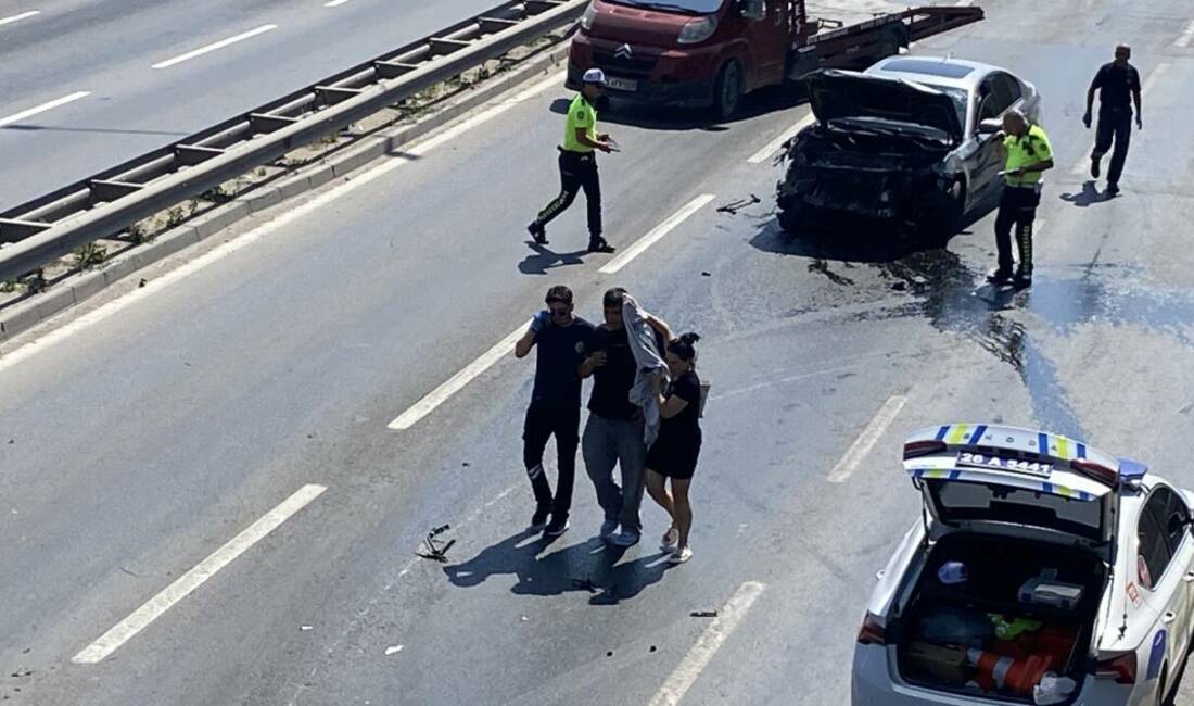 3 aracın karıştığı zincirleme kazada 2 kişi yaralandı Eskişehir-Bursa Karayolunda 3 aracın karıştığı trafik kazasında 2 kişi yaralandı.