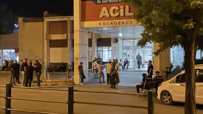 Kayseri'nin Melikgazi ilçesinde çıkan bıçaklı kavgada bir kişi yaralandı.
