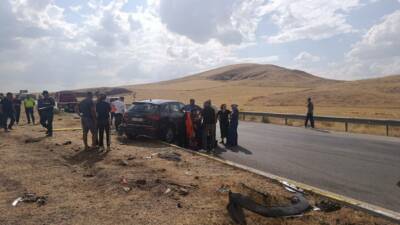 Sivas'ın Şarkışla ilçesinde iki otomobilin çarpışması sonucu 1 kişi hayatını