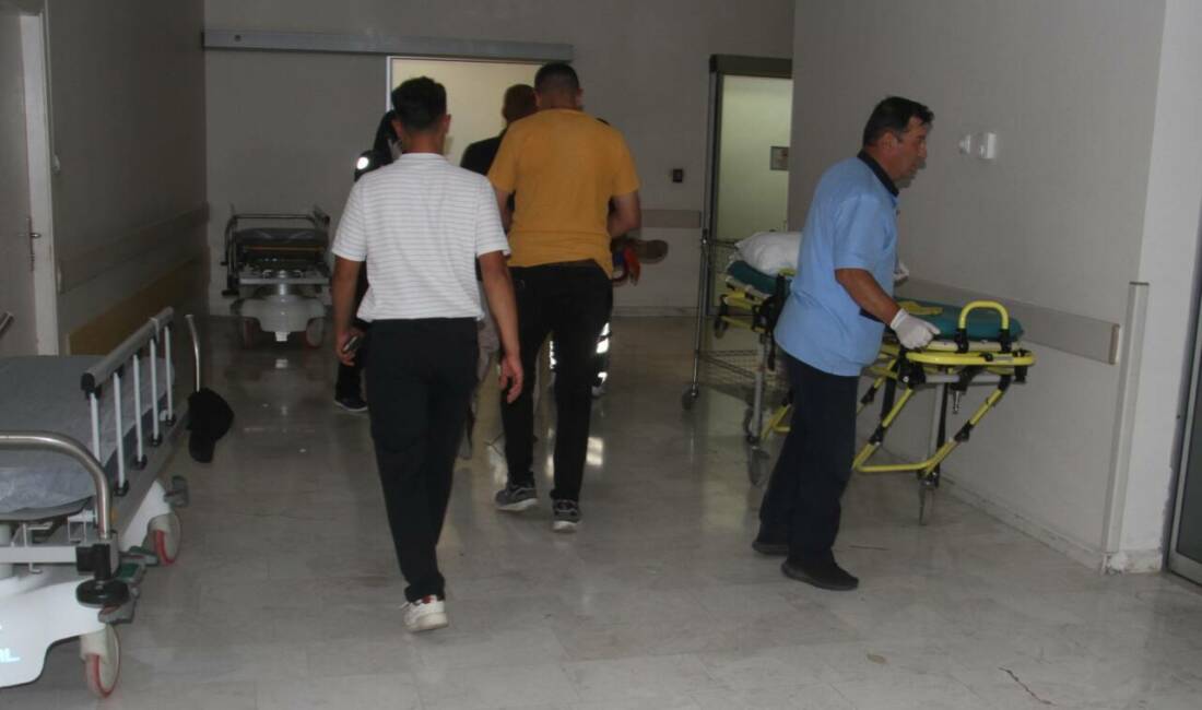 Çıkan bıçaklı kavgada 2 kişi yaralandı Konya'da çıkan bıçaklı kavgada yaralanan 2 kişi hastaneye kaldırıldı.