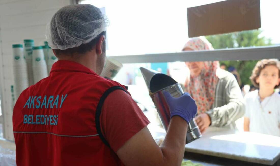 Aksaray Belediyesi her gün binlerce kişiye sıcak çorba ikram ediyor Aksaray Belediyesi, hastane yerleşkesindeki çorba eviyle her gün binlerce hasta