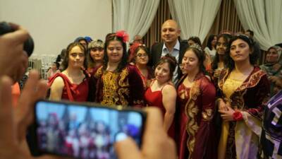 Kırıkkale'de down sendromlu genç kızların kına gecesi hayali, düzenlenen temsili