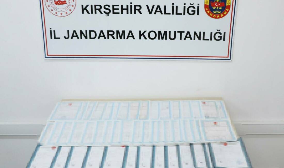 Kırşehir'de jandarma ekiplerince düzenlenen tefecilik operasyonunda gözaltına alınan 4 şüpheli