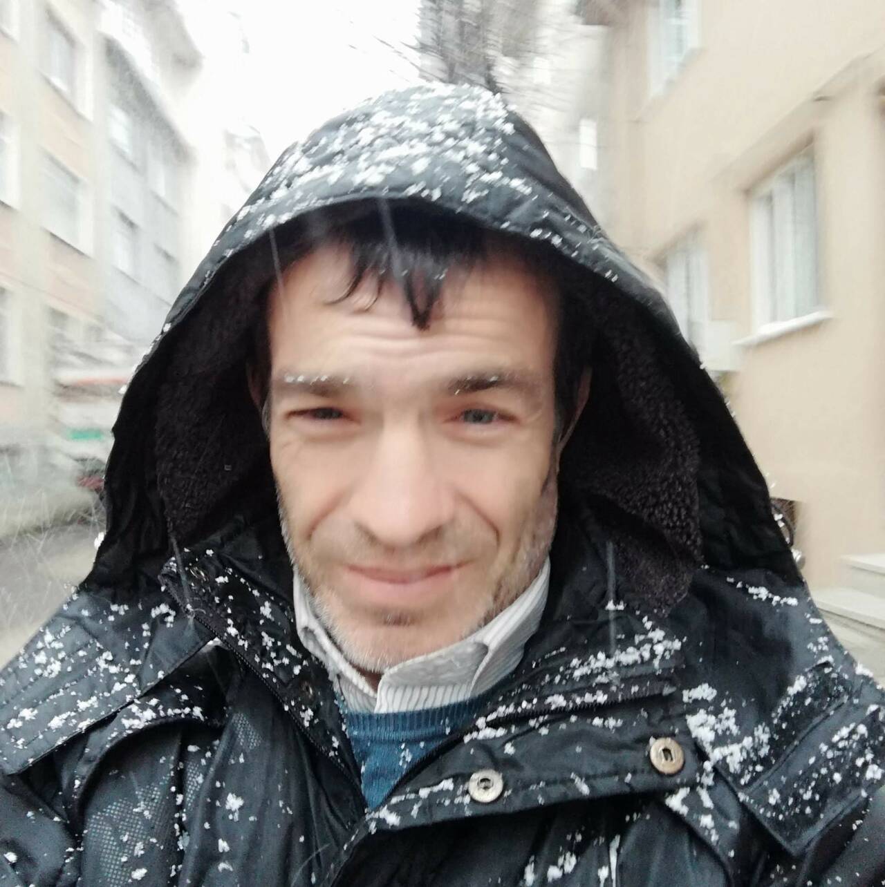 Bursa'nın İnegöl ilçesinde gece saatlerinde çıkan baraka yangını faciayla sonuçlandı.