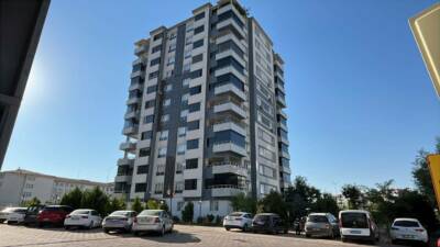 Gaziantep'te arızalanan asansörde sıkışan 66 yaşındaki kadın hayatını kaybetti.